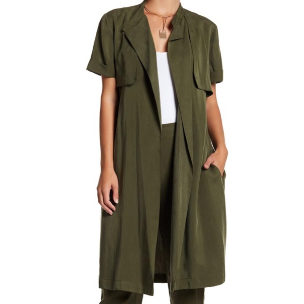 BCBGENERATION Short Sleeve Trench Coat